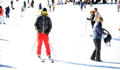 Uludağ’daki kayak yapmak isteyen turistlere uyarı: ‘Korsan öğretmenlere dikkat’
