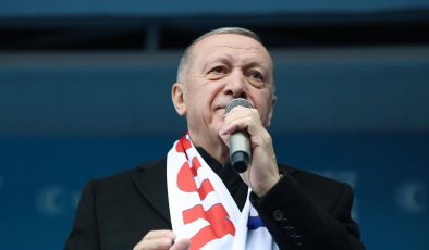 Cumhurbaşkanı Erdoğan’a Tokat’ta coşkulu karşılama